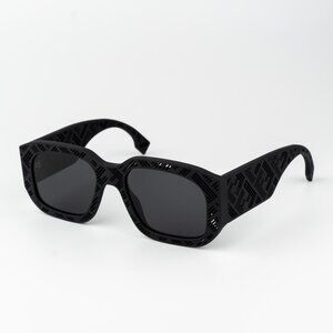 Fendi SHADOW Women Sunglasses Geometric Matte Black Smoke Grey FE40113I 02A BRAN